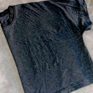 Lululemon grey cropped tee